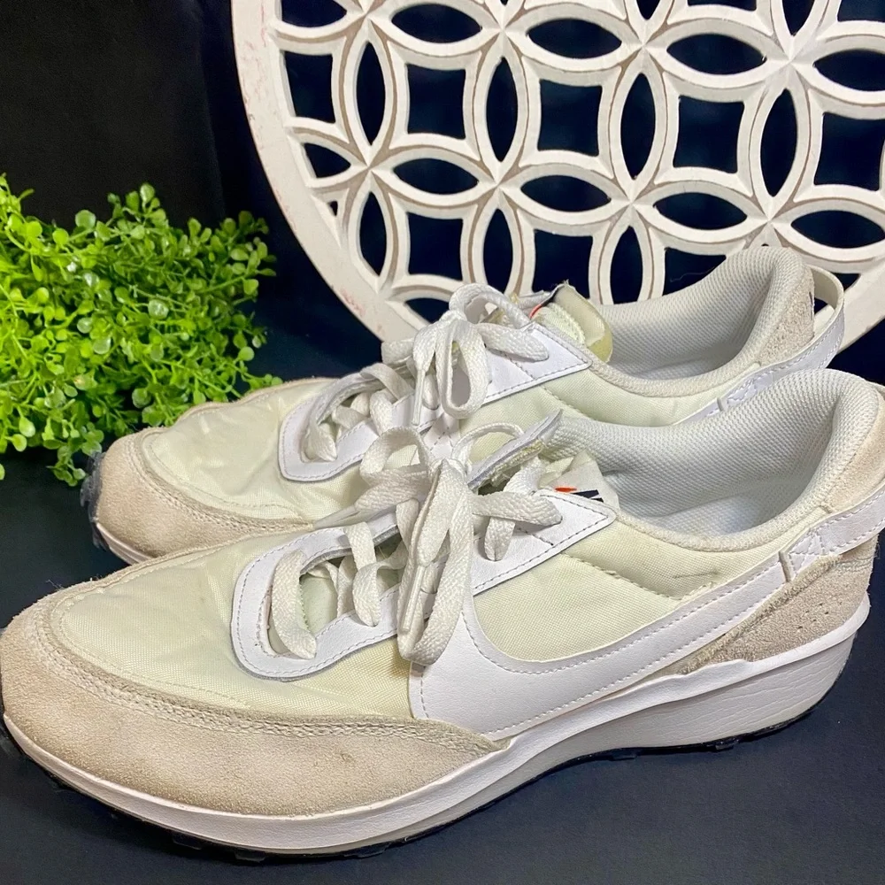 Men’s Nike Waffle Cream‎ and White Sneakers